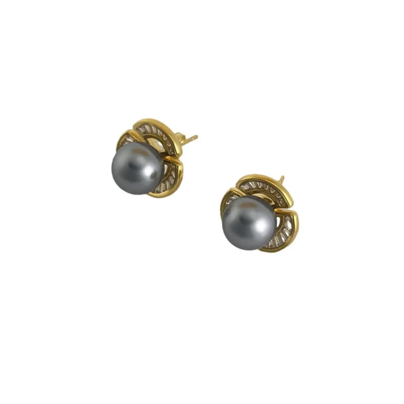 18K Gold Pearl Stud Earrings — Gold