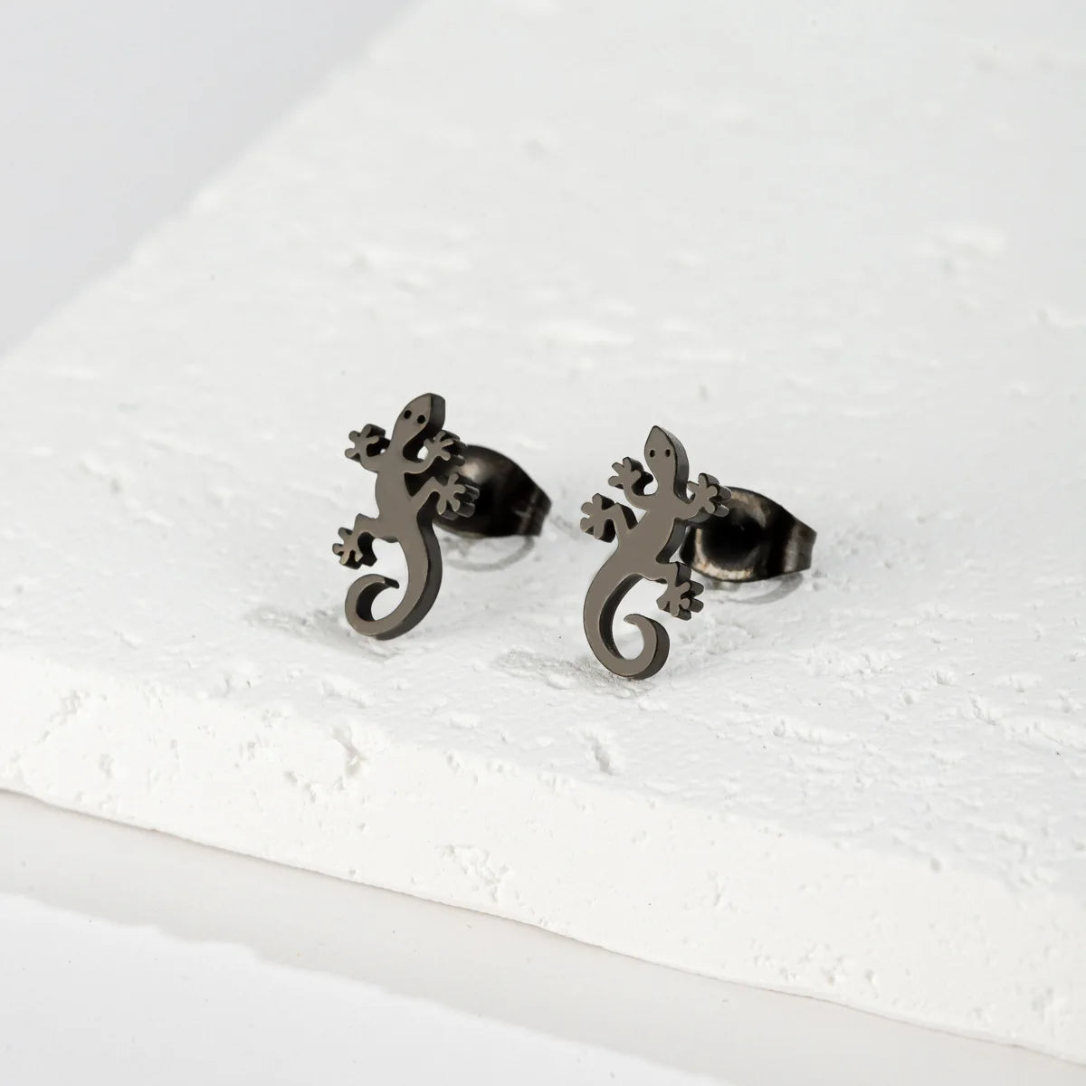 Hip Hop Stainless Steel Lizard Stud Earrings for Women Men Fashion Gecko Cocktail Earings Animal Ear Piercing Jewelry