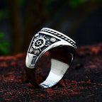 Pirate Navigation Skull Ring — Gothic