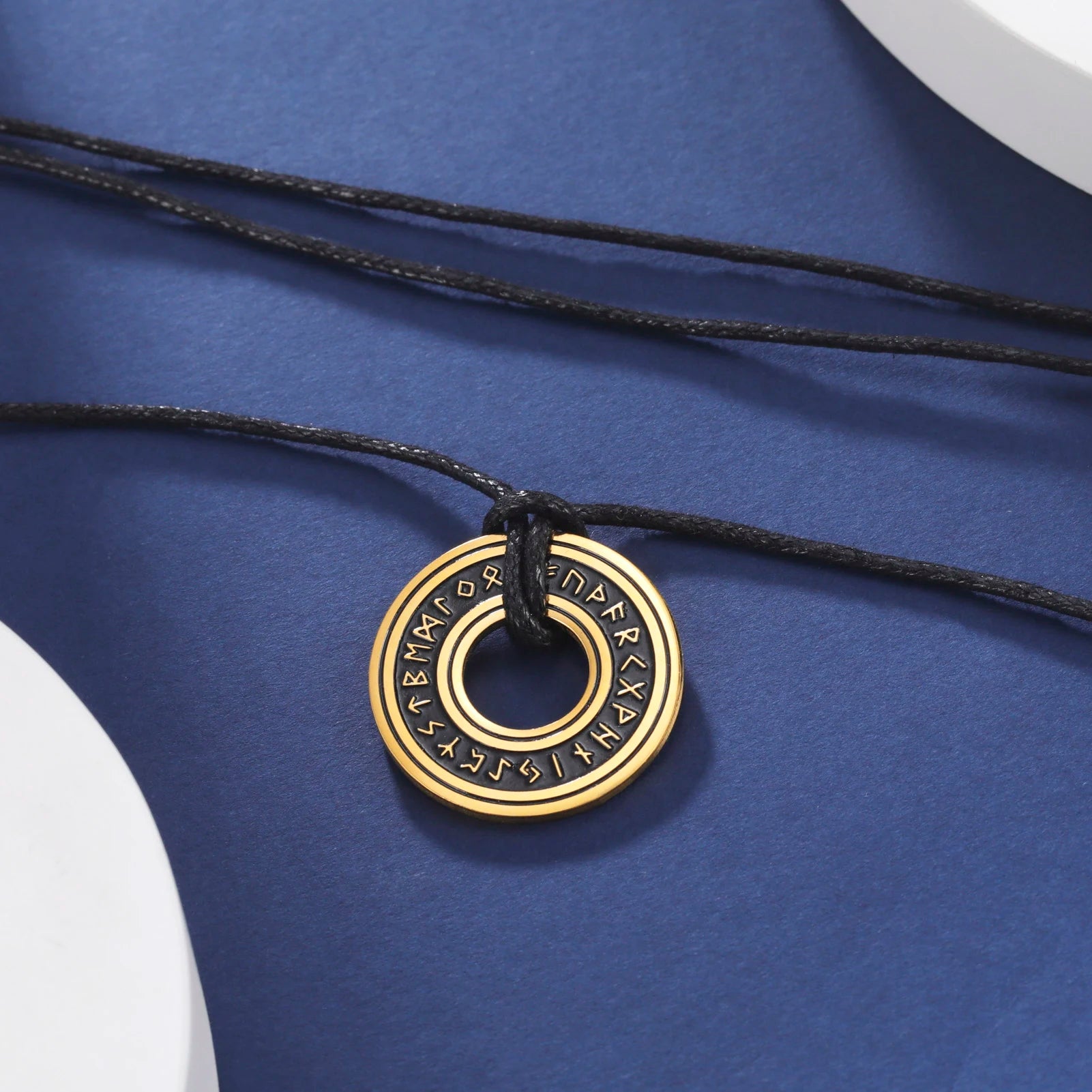 LIKGREAT Vintage Nordic Rune Necklaces for Men Stainless Steel Norse Runes Viking Jewerly Pagan Pendant Amulet Gift Hot